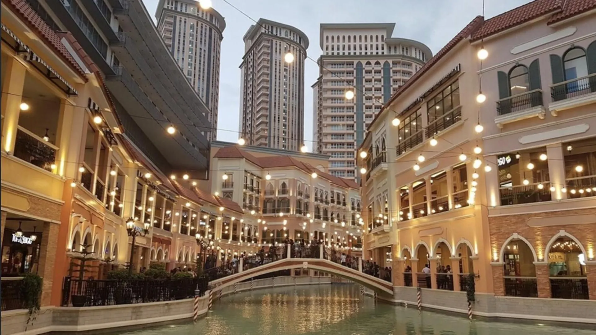Luxury Apartment With Pa, Skyline View & Top Amenities Manila