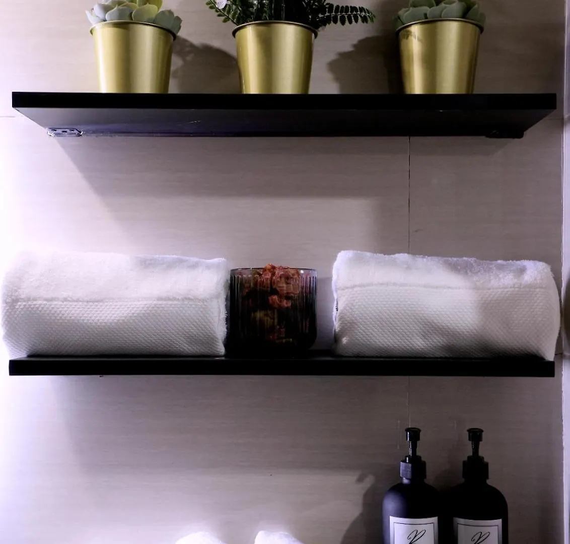 Luxury Apartment With Pa, Skyline View & Top Amenities Manila